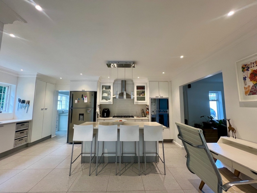 To Let 4 Bedroom Property for Rent in Constantia Western Cape